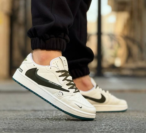 نایک تراویس مردانه